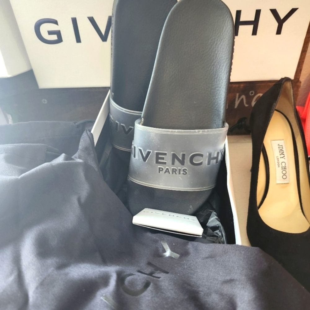 LIKE NEW GIVENCHY POOL SLIDES